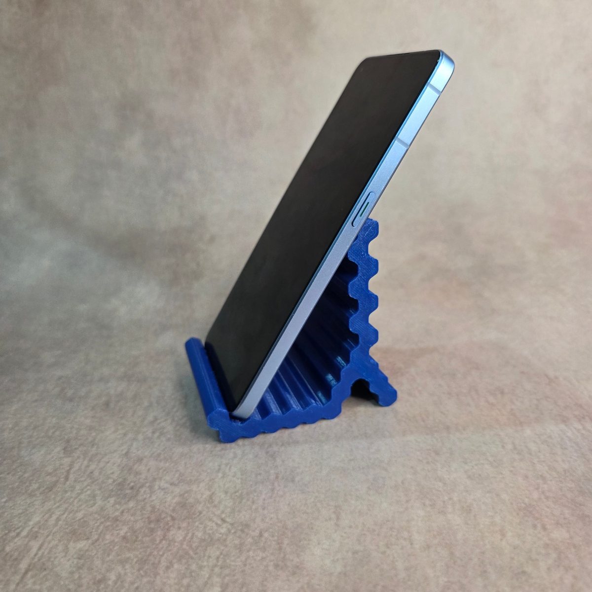 3D printed hexagonal wave phone stand