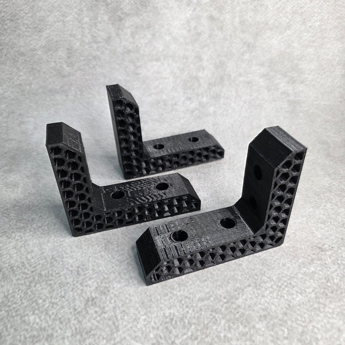 Honeycomb L shaped bracket